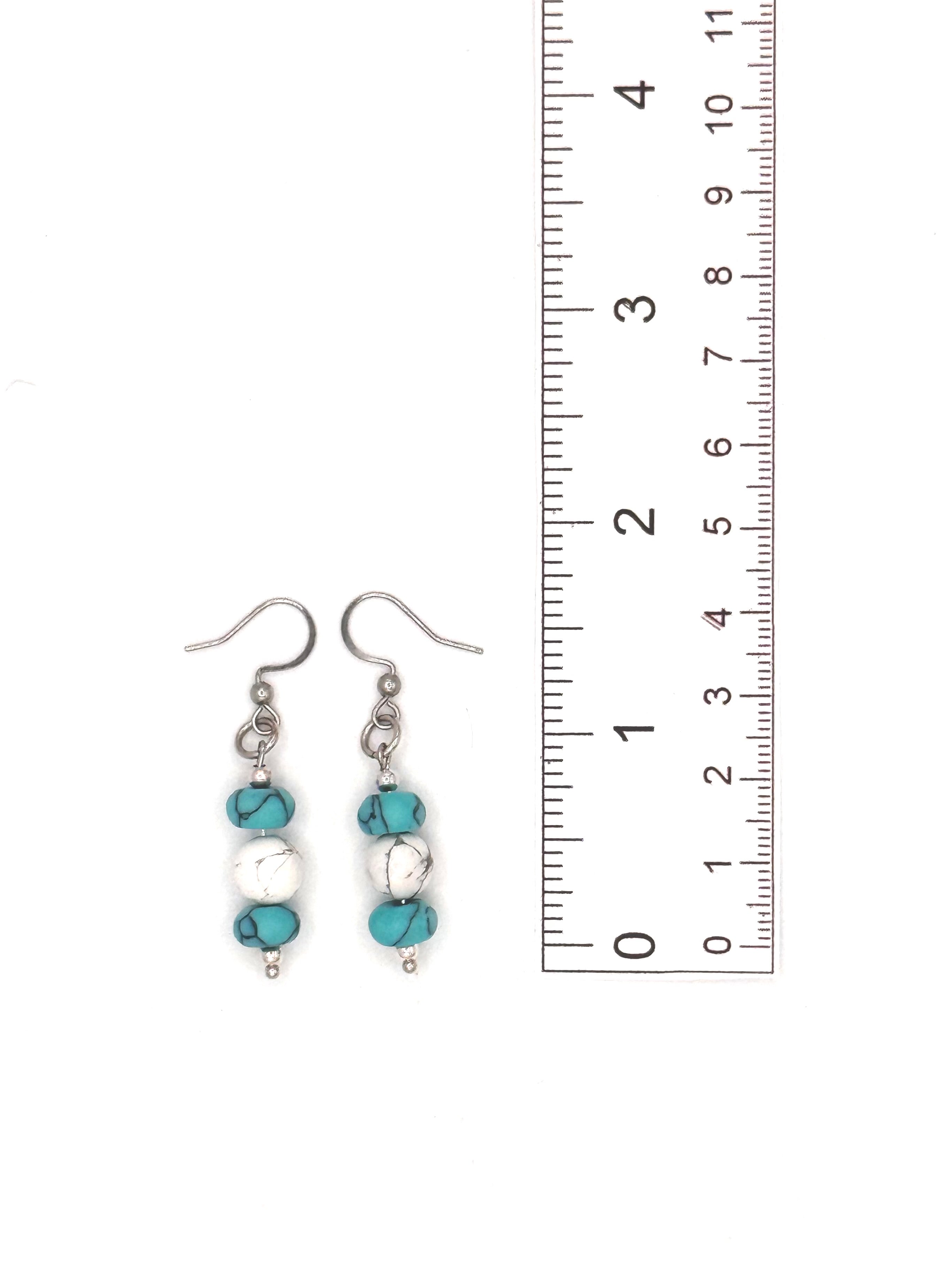 Pez - Turquoise and White Howlite Beaded Necklace & Earring Set