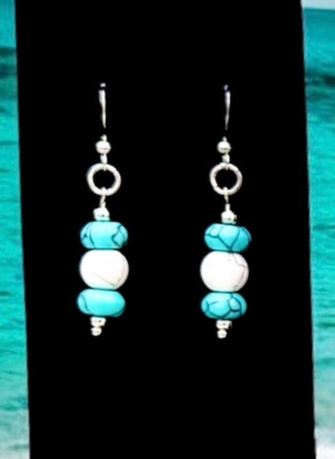 Pez - Turquoise and White Howlite Beaded Necklace & Earring Set